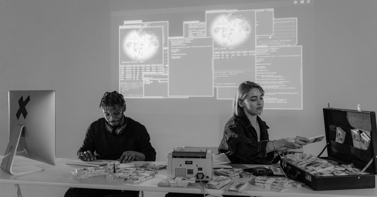 ORIS豪利时巴黎：南京注册代理企业